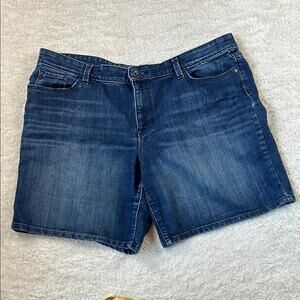 Sonoma blue boyrfriend shorts, size 16